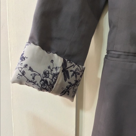 H&M gray blazer - black &white pattern lining - 2 - Picture 2 of 5